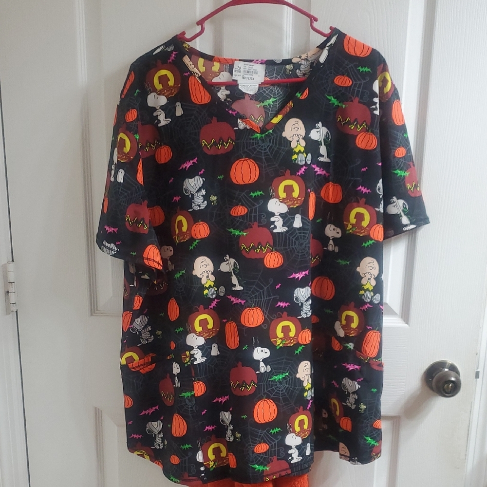 Peanuts Halloween Themed Scrub - Black and Orange